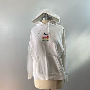 Women’s puma white pull over hoodie size medium